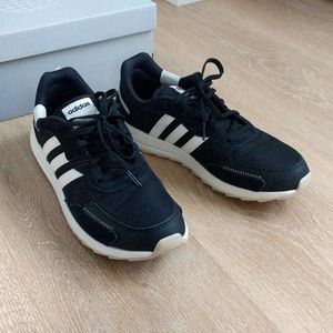 Adidas Retrorun Sneakers